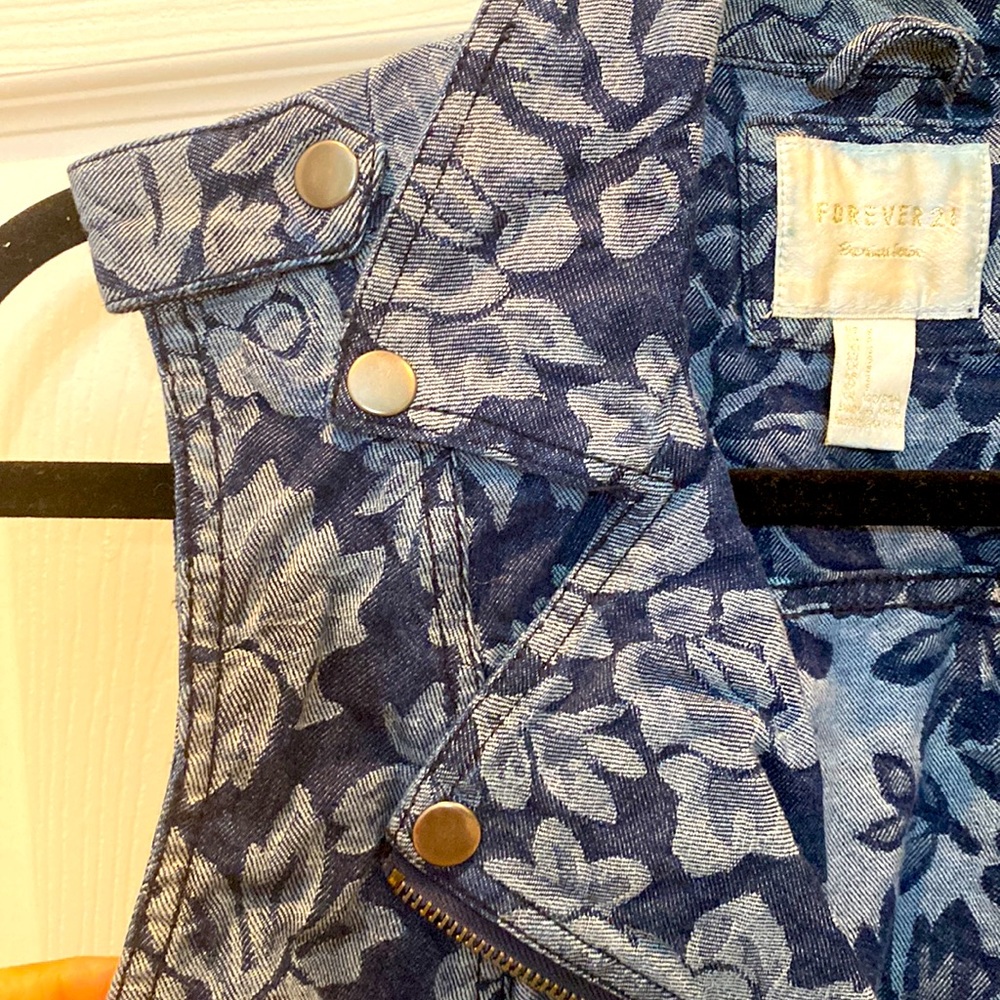 Forever XXl Jean Vest - Picture 7 of 9